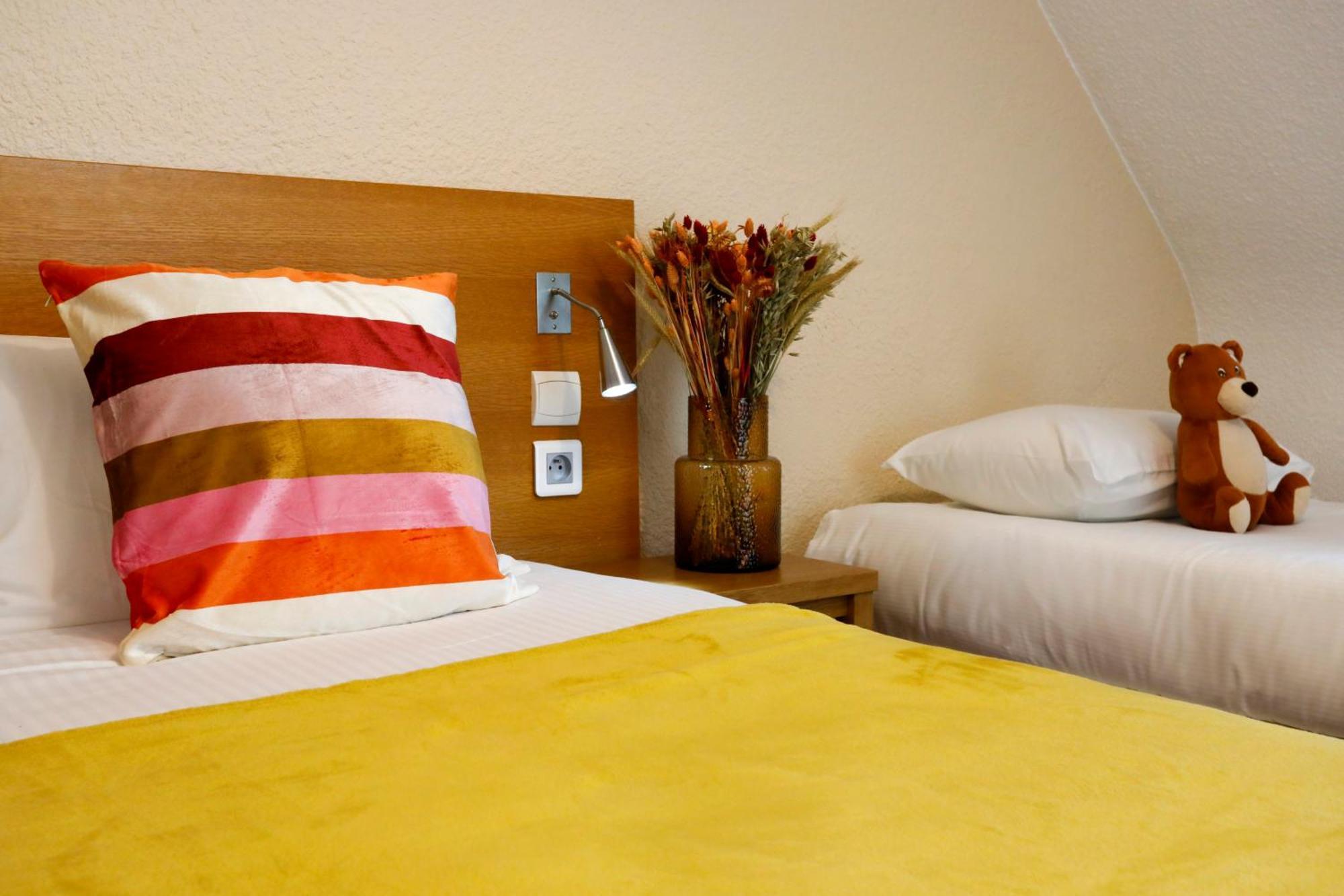 Hotel Le Branhoc - Brit Hotel โอเร ภายนอก รูปภาพ