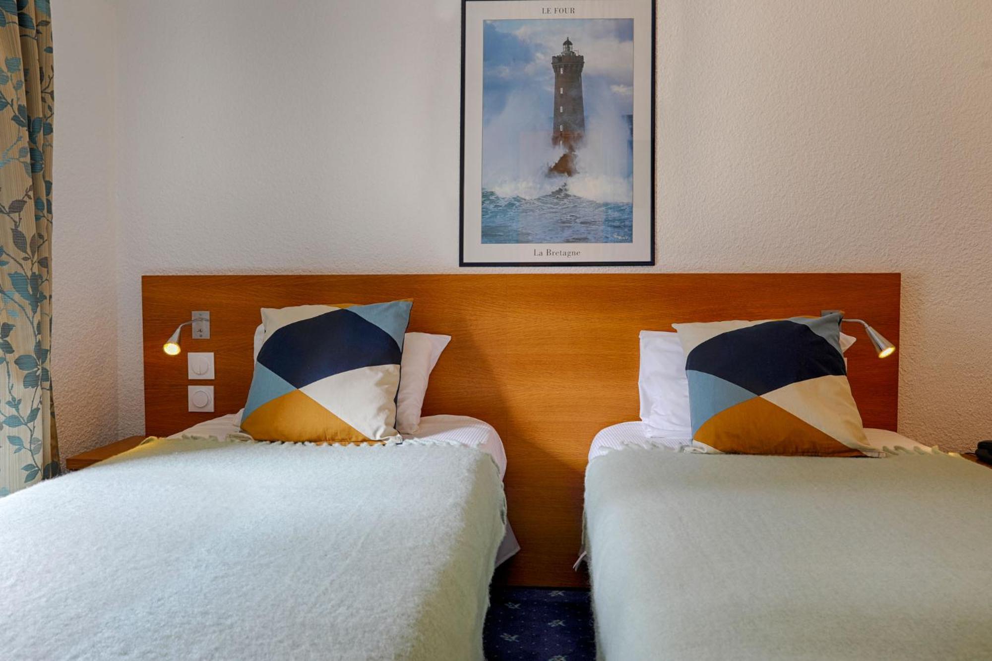 Hotel Le Branhoc - Brit Hotel โอเร ภายนอก รูปภาพ